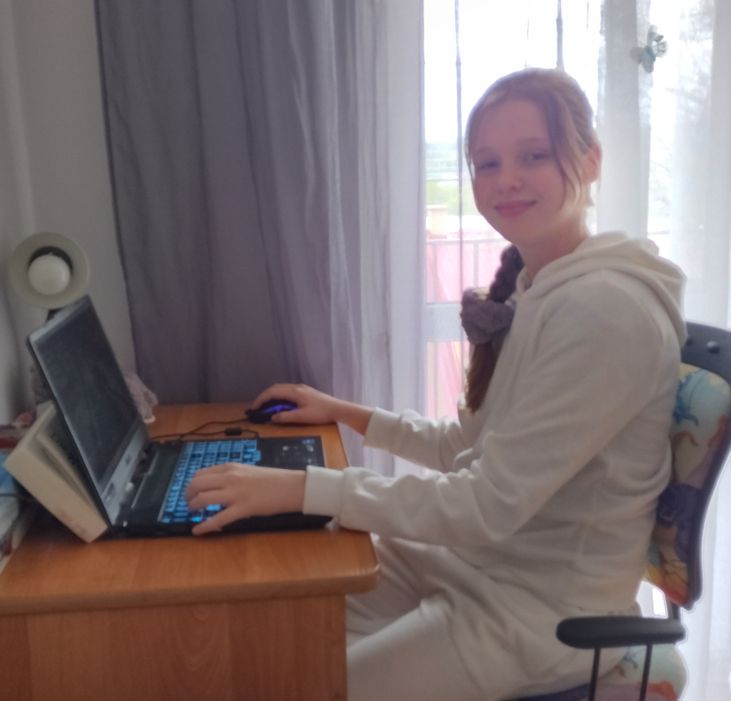 MartynkA OTRZYMAŁA LAPTOPA